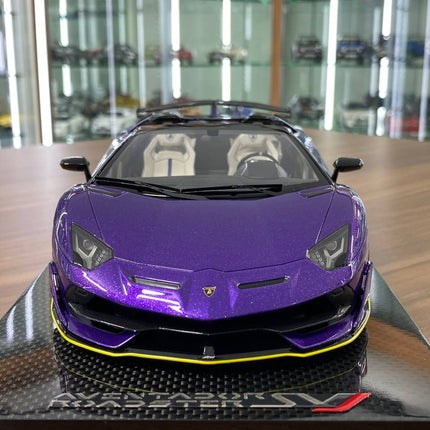 MR Collection 1/18 Resin Lamborghini Aventador Roadster SVJ Metallic Purple Italy Flag - studio product photo of the scale mo