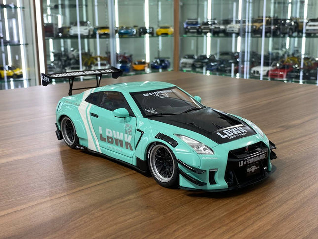 Solido 1/18 Nissan GT-R R35 LB*Work Type 2 ORANGEM Tiffany - detailed collector display model