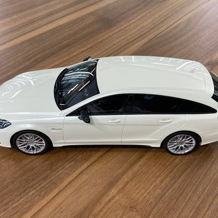 GT Spirit 1:18 Mercedes Benz AMG CLS 63 Shooting Brake White Resin Model - scale model for display