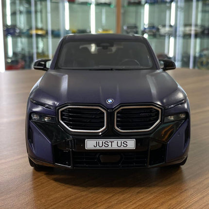 Minichamps 1:18 BMW XM KITH Diecast Model Car Frozen Techno Violet - studio product photo of the scale model