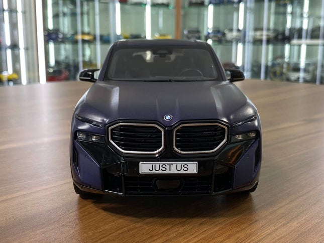 Minichamps 1:18 BMW XM KITH Diecast Model Car Frozen Techno Violet - studio product photo of the scale model