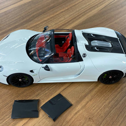 AutoArt Porsche 918 Spyder Weissach Package White/Black 1:18 Diecast Model Car - scale model for display