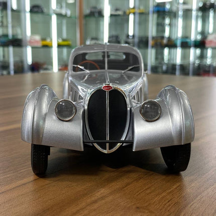 Solido Bugatti Type 57 SC Atlantic 1:18 Diecast Model Car Silver - studio product photo of the scale model