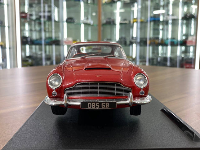 Solido Aston Martin DB5 1:18 Diecast Model Car Red - studio product photo of the scale model