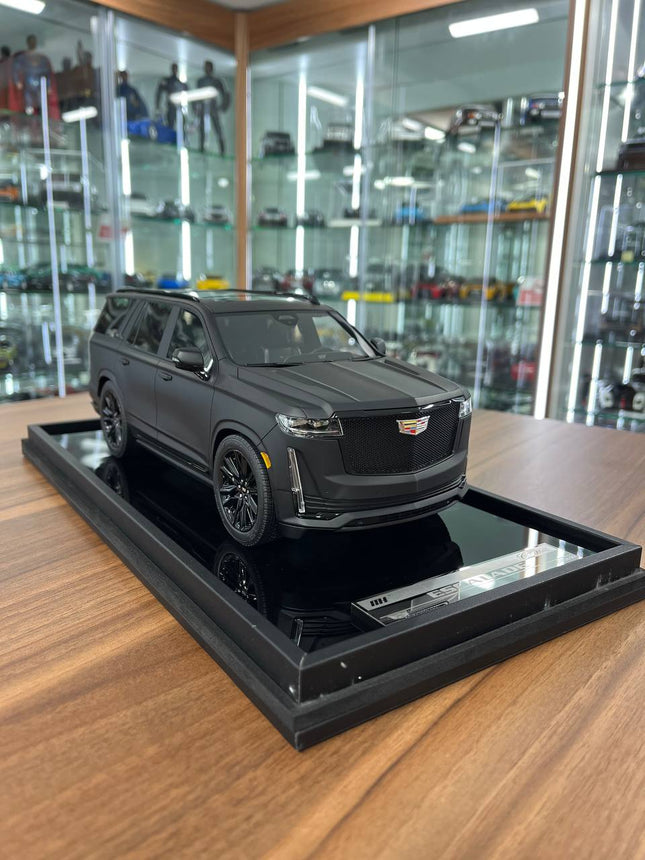 MotorHelix 1:18 Cadillac Escalade Resin Model Matte Black - detailed collector display model