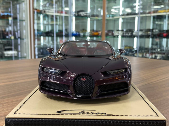 MR Collection Bugatti Chiron Sky View 1:18 Resin Model Red Carbon/Black - studio product photo of the scale model