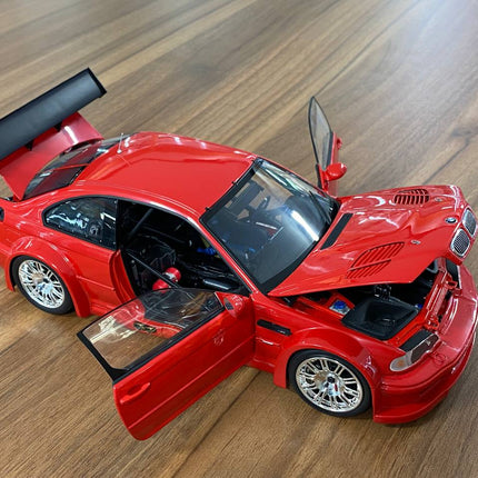 Minichamps BMW M3 GTR 2001 1:18 Red Diecast Model Car - scale model collectible piece