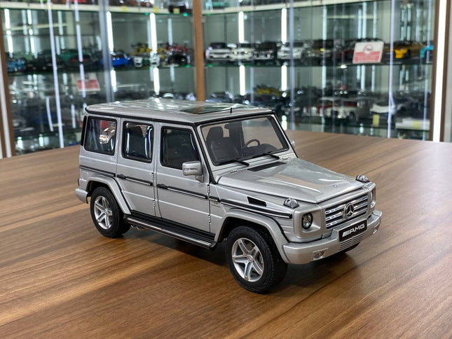 AutoArt Mercedes-Benz G 55 AMG 2009 Silver 1:18 Diecast Model Car - detailed collector display model
