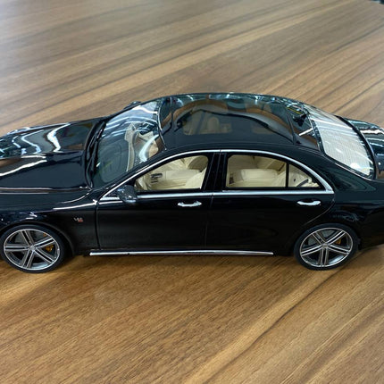GT Spirit 1:18 Mercedes-Benz Brabus 900 Black Resin Model Limited Edition - scale model for display