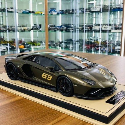 MR Collection 1:18 Resin Lamborghini Aventador Navy Green Limited Edition - hand-finished display model