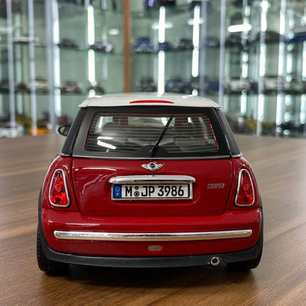 Bburago Mini Cooper 1/18 Diecast Model Car Red Full Opening - fine detailed model replica