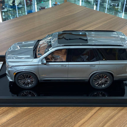 1:18 scale Silver MotorHelix Cadillac Escalade V resin model SUV, showroom-quality collectible