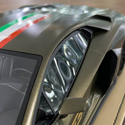 MR Collection 1:18 Resin Lamborghini Aventador Navy Green Limited Edition - scale model collectible piece