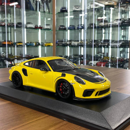 Minichamps 1:18 2019 Porsche 911 GT3 RS Diecast Model Yellow - detailed collector display model