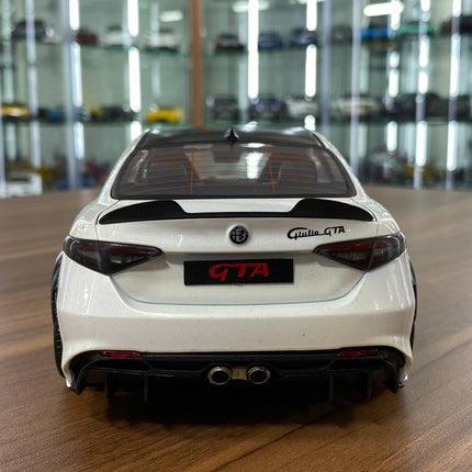 Solido Alfa Romeo Giulia GTA 2022 1:18 Diecast Model Car White Blanco Trofeo - premium collector scale model