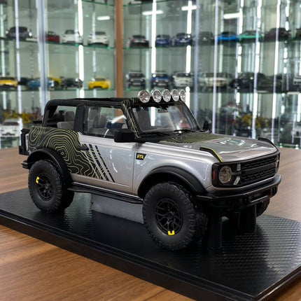 GT Spirit Ford Bronco RTR 2022 1:18 Silver Diecast Model Car Limited Edition - detailed collector display model