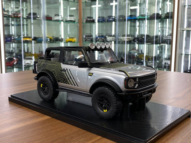 GT Spirit Ford Bronco RTR 2022 1:18 Silver Diecast Model Car Limited Edition - detailed collector display model
