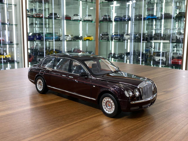 Minichamps Bentley State Limousine 2002 1:18 Diecast Model Car Maroon - detailed collector display model