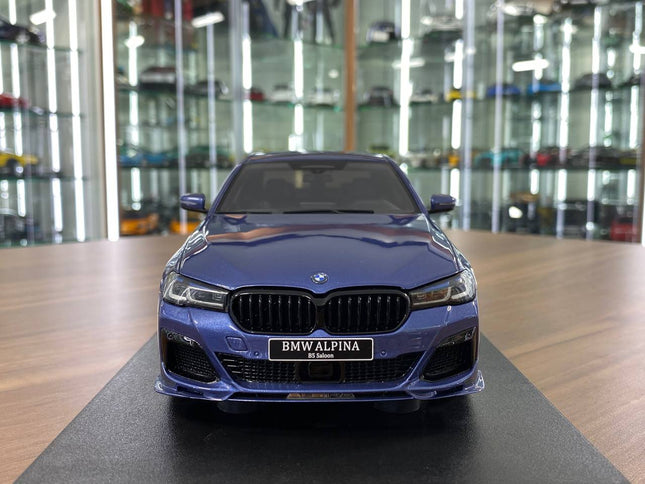 GT Spirit 1:18 BMW Alpina B5 Saloon Resin Model Blue Black - studio product photo of the scale model