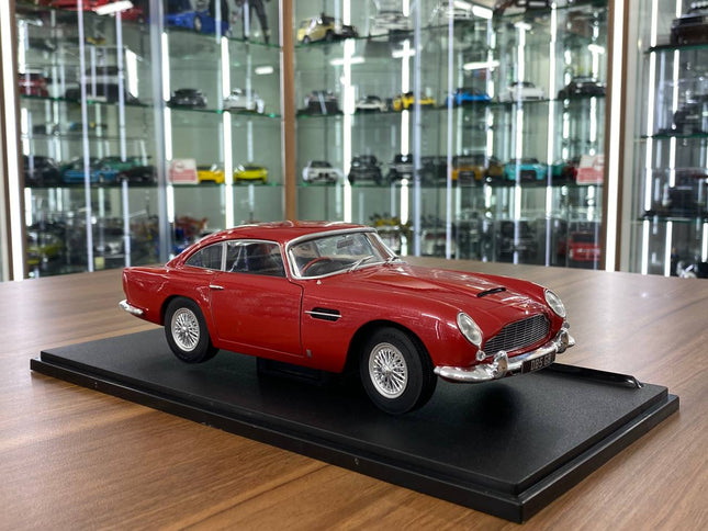 Solido Aston Martin DB5 1:18 Diecast Model Car Red - detailed collector display model