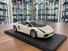 AutoArt Lamborghini Gallardo Balloon White 1:18 Diecast Model Car - detailed collector display model