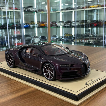 MR Collection Bugatti Chiron Sky View 1:18 Resin Model Red Carbon/Black - detailed collector display model