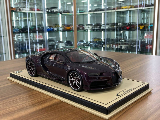 MR Collection Bugatti Chiron Sky View 1:18 Resin Model Red Carbon/Black - detailed collector display model