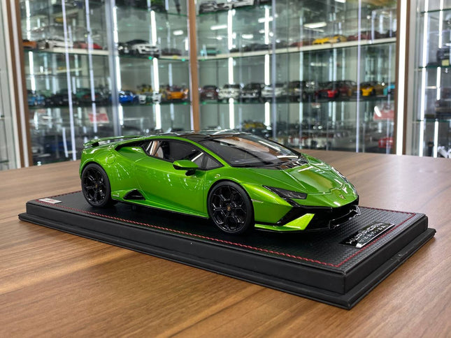 MR Collection 1:18 Lamborghini Huracan Tecnica Green Resin Model - detailed collector display model