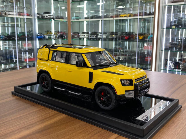 MotorHelix 1:18 Resin Land Rover Defender 110 Desert Yellow Limited - detailed collector display model