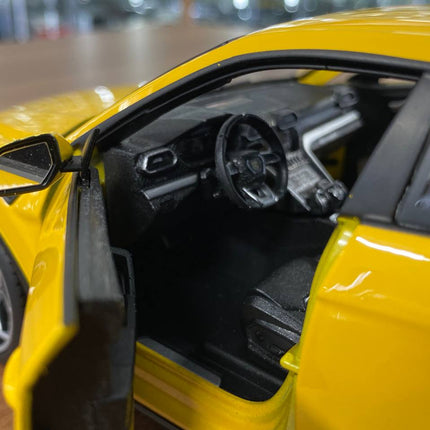 Bburago 1/18 Diecast Lamborghini Urus Yellow Model Car - scale model collectible piece