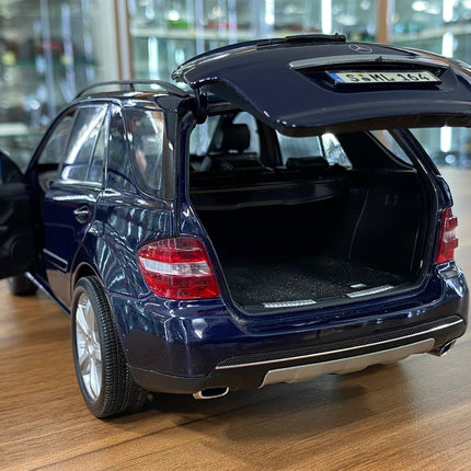 Minichamps Mercedes-Benz M-Class Blue 1/18 Scale Diecast Model Car - detailed die-cast style model