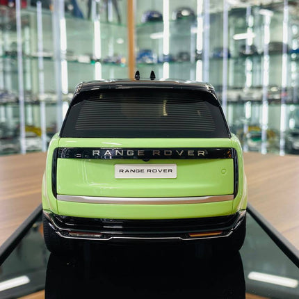 MotorHelix Range Rover Autobiography 2022 1/18 Resin Model Light Green Limited 99 - premium collector scale model