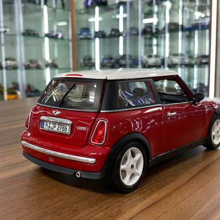 Bburago Mini Cooper 1/18 Diecast Model Car Red Full Opening - collectible scale model car