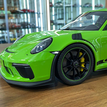 GT Spirit 1:12 Porsche 911 (991.2) GT3 RS Resin Model Lizard Green - detailed die-cast style model