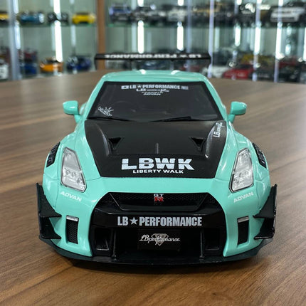 Solido 1/18 Nissan GT-R R35 LB*Work Type 2 ORANGEM Tiffany - studio product photo of the scale model