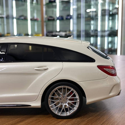 GT Spirit 1:18 Mercedes Benz AMG CLS 63 Shooting Brake White Resin Model - collector edition scale model