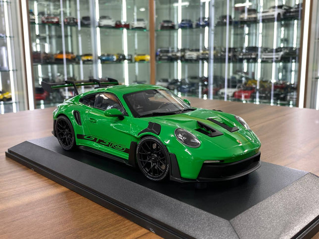 Minichamps 1:18 Porsche 911 GT3 RS 2023 Diecast Model Green - detailed collector display model