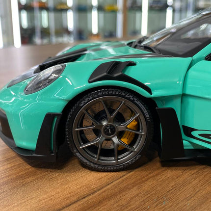 Minichamps Porsche 911 (992) GT3 RS 2024 Weissach Paket 1:18 Diecast Model Car Green - detailed die-cast style model