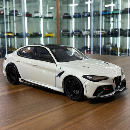Solido Alfa Romeo Giulia GTA 2022 1:18 Diecast Model Car White Blanco Trofeo - detailed collector display model