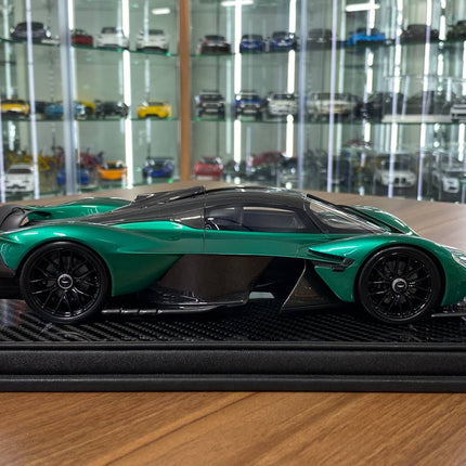 FrontiArt 1:18 Aston Martin Valkyrie British Green Resin Model - collectible scale model car