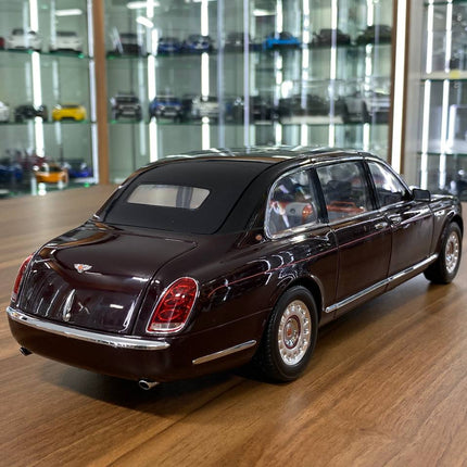 Minichamps Bentley State Limousine 2002 1:18 Diecast Model Car Maroon - collectible scale model car