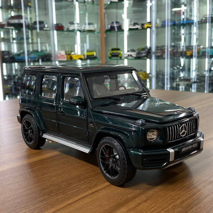 Minichamps Mercedes-Benz G 63 2018 1/18 Green Metallic Diecast Model Car - detailed collector display model