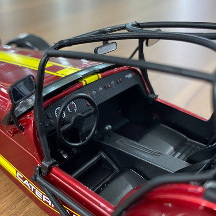 1/18 Diecast Solido CATERHAM SEVEN 275 Academy 2014 in red/yellow - scale model for display