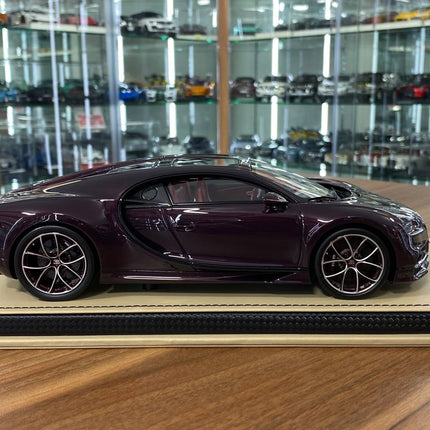 MR Collection Bugatti Chiron Sky View 1:18 Resin Model Red Carbon/Black - collectible scale model car