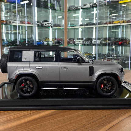 MotorHelix Land Rover Defender 110 1:18 Resin Model Matt Grey - showroom-quality model replica