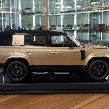 MotorHelix 1:18 Land Rover Defender 110 Gold Resin Model Limited 50 Pcs - fine detailed model replica