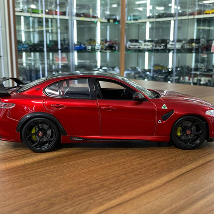 1/18 Diecast Alfa Romeo Giulia GTAm 2020 Red Metallic Bburago Model Car - collectible scale model car