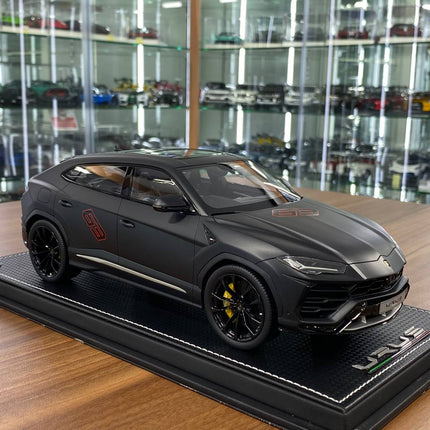 MR Collection Models Lamborghini URUS #63 1/18 Resin Matt Black - detailed collector display model