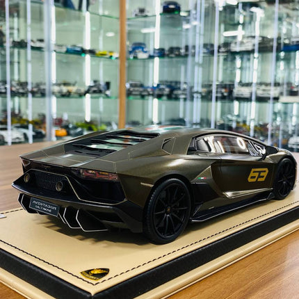 MR Collection 1:18 Resin Lamborghini Aventador Navy Green Limited Edition - scale replica for enthusiasts