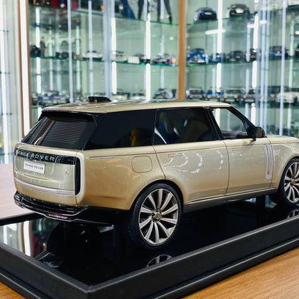 MotorHelix Range Rover Autobiography 2022 1/18 Resin Champagne Gold - fine detailed model replica